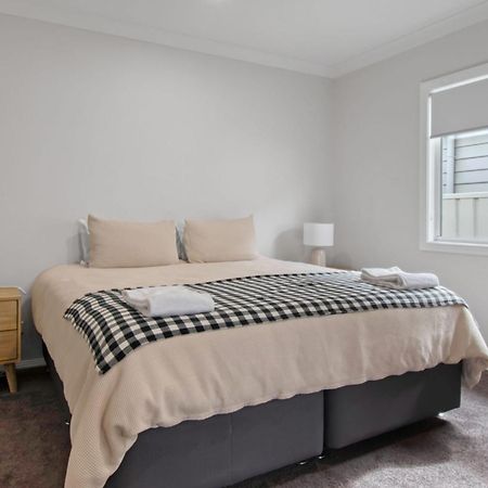 Whitewood Retreat - Modern Elegance, Serene Stay Wagga Wagga Bagian luar foto